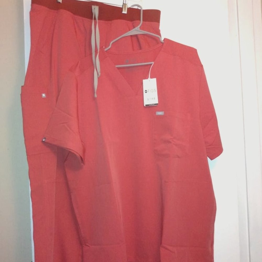 NWT FIGS XXL clay chisec